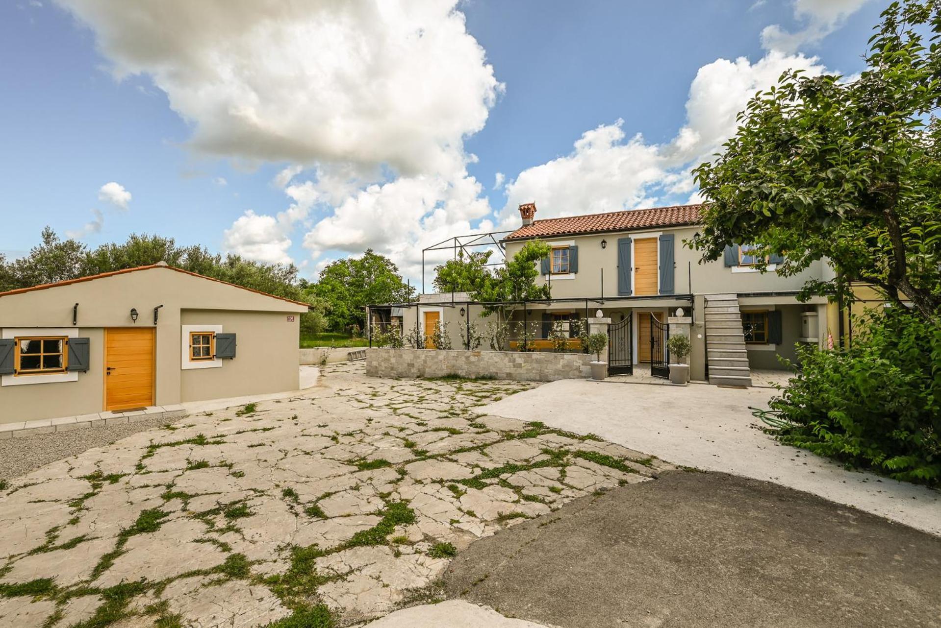 Medanni - Boutique House In Nature With Pool Izola Ngoại thất bức ảnh