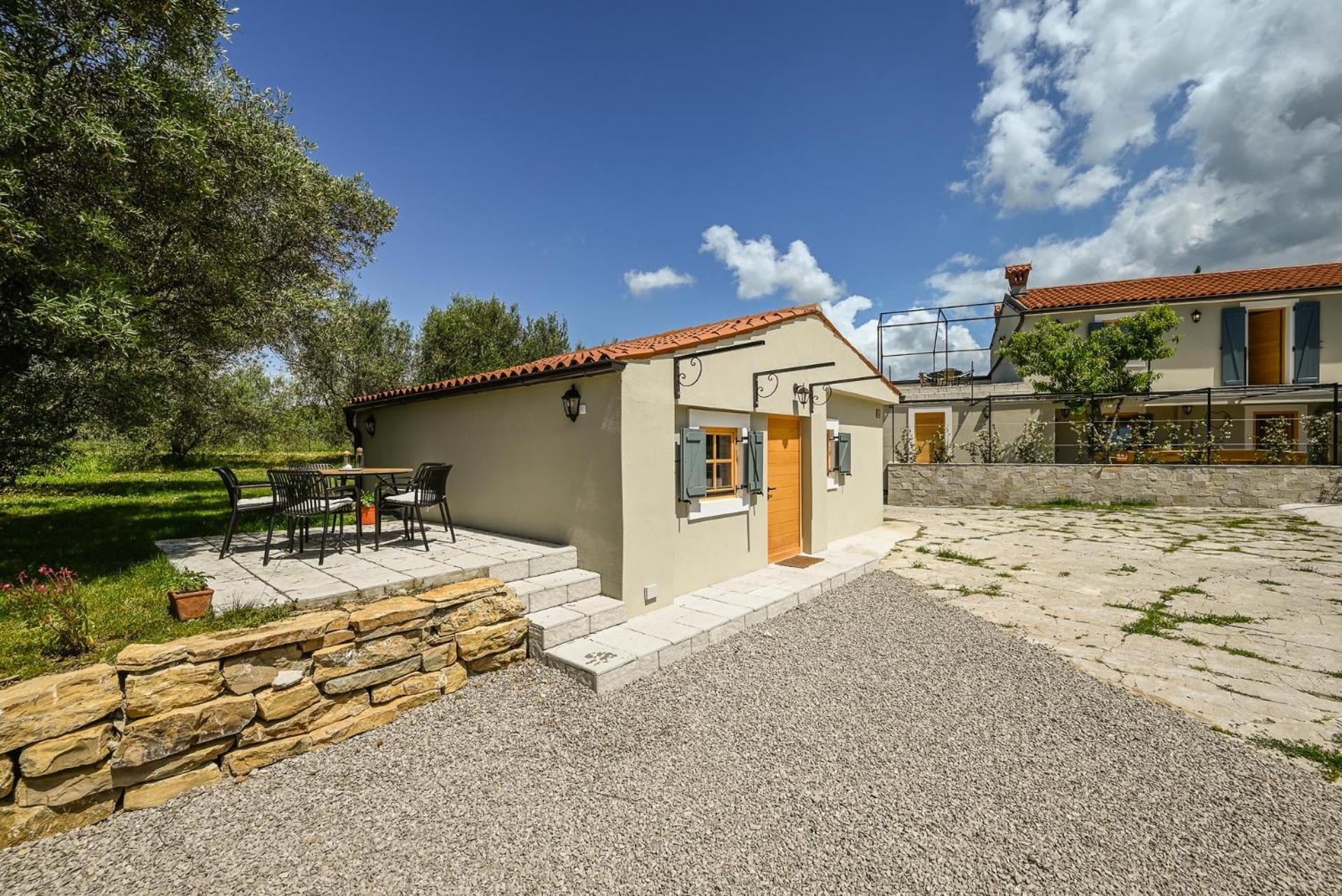 Medanni - Boutique House In Nature With Pool Izola Ngoại thất bức ảnh